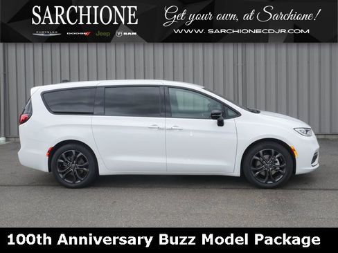 New 2026 Chrysler Pacifica Select image 1