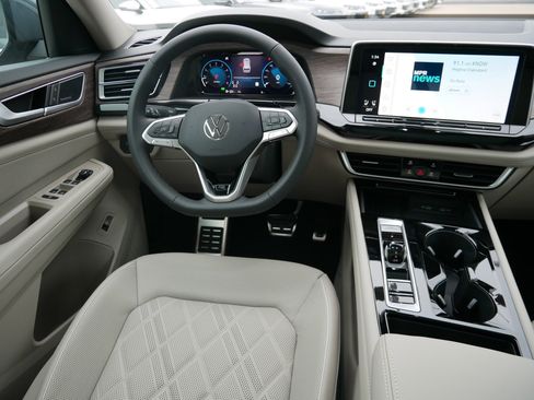 New 2026 Volkswagen Atlas SEL Premium R-Line image 9