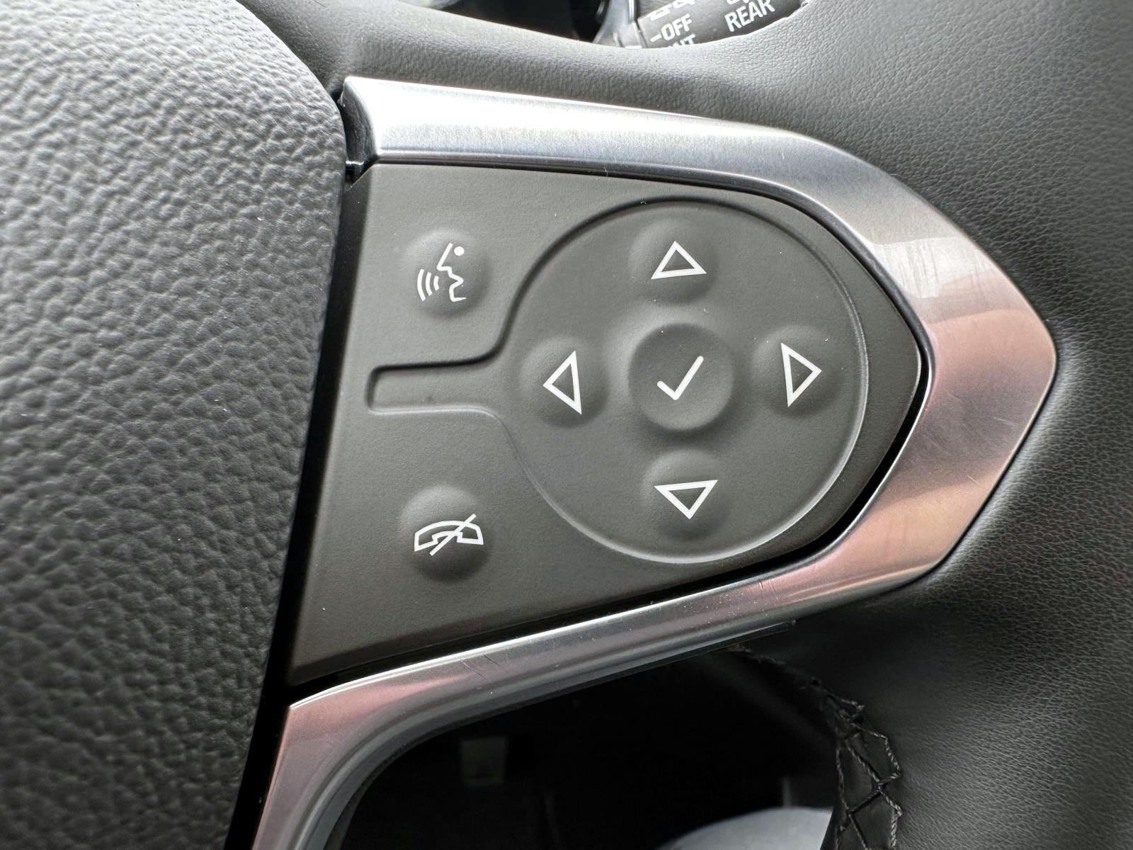 Used 2023 Chevrolet Traverse RS AWD/4WD image 19