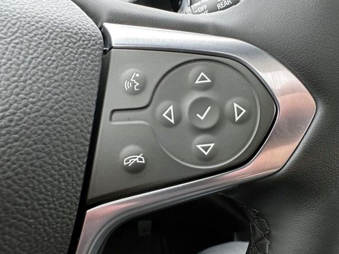 Used 2023 Chevrolet Traverse RS AWD/4WD image 19