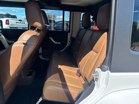 Used 2017 Jeep Wrangler Unlimited Sahara w/ Dual Top Group AWD/4WD image 15