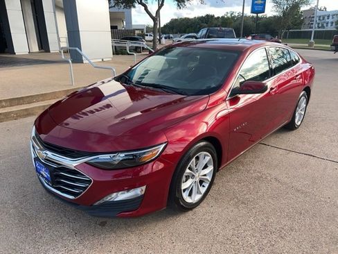 Used 2024 Chevrolet Malibu LT image 2