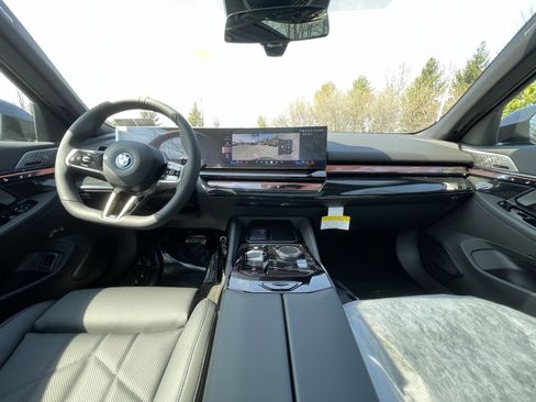 New 2026 BMW 550e xDrive image 16