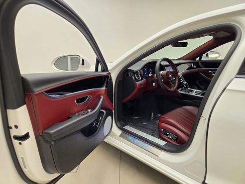 Certified 2023 Bentley Flying Spur V8 AWD/4WD image 14