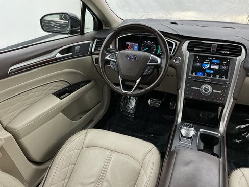 Used 2017 Ford Fusion Platinum FWD image 29