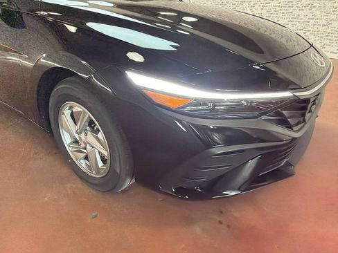 New 2026 Hyundai Elantra SE FWD image 9
