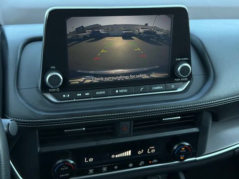 Used 2023 Nissan Rogue SV FWD image 31