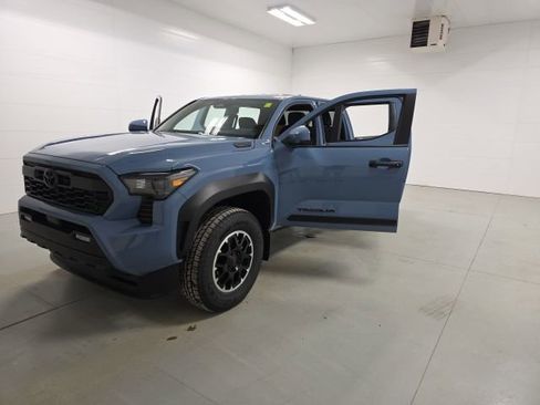 New 2026 Toyota Tacoma TRD Off-Road AWD/4WD image 11