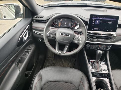 Used 2023 Jeep Compass Trailhawk w/ Trailhawk Convenience Group AWD/4WD image 16