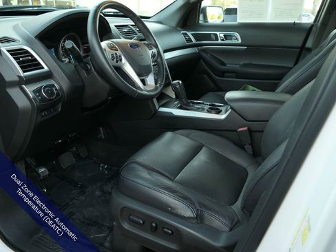 Used 2015 Ford Explorer XLT w/ Equipment Group 202A image 13