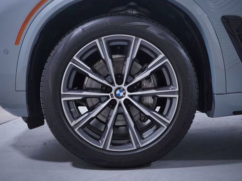 Used 2025 BMW X5 xDrive40i w/ M Sport Package image 2