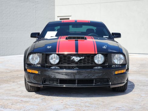 Used 2006 Ford Mustang GT Premium RWD image 2