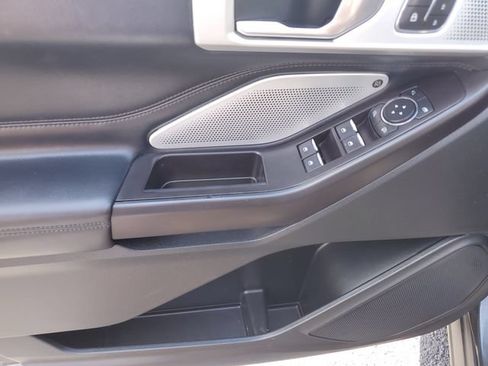 Used 2020 Ford Explorer Platinum w/ Premium Technology Package AWD/4WD image 20