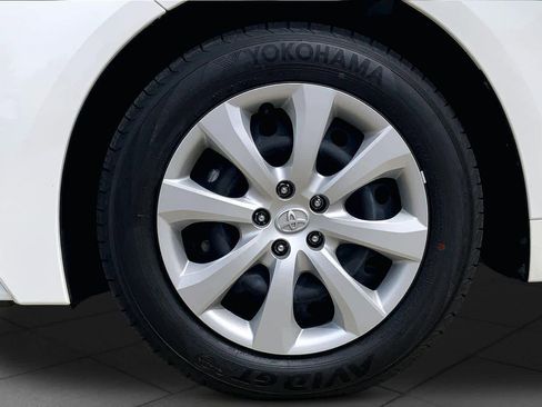 Used 2026 Toyota Corolla LE FWD image 11