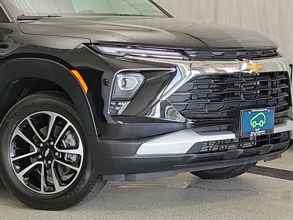 Used 2025 Chevrolet TrailBlazer LT AWD/4WD image 6