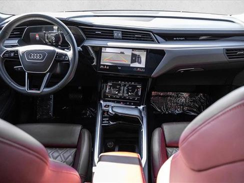 Used 2023 Audi e-tron S Prestige w/ Prestige Package image 21