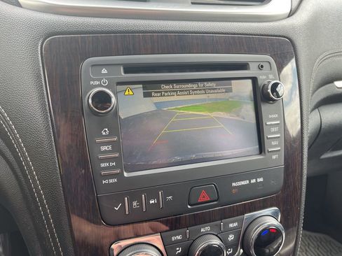 Used 2017 Chevrolet Traverse LT AWD/4WD image 18