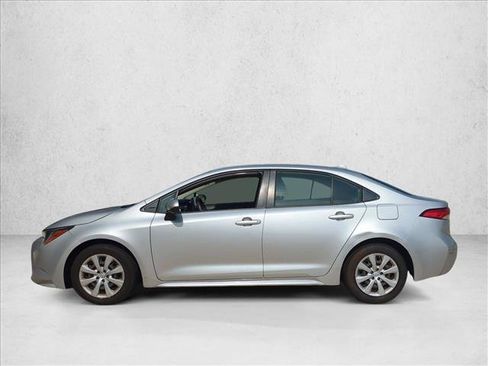 Used 2022 Toyota Corolla LE FWD image 8