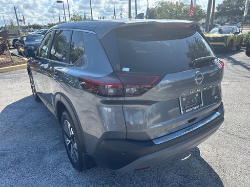 Certified 2022 Nissan Rogue SV FWD image 14