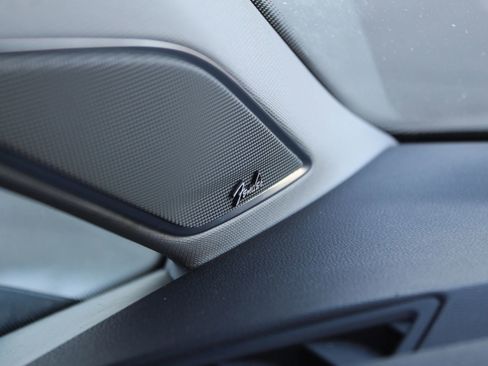 Used 2016 Volkswagen Golf SE w/ Lighting Package image 32