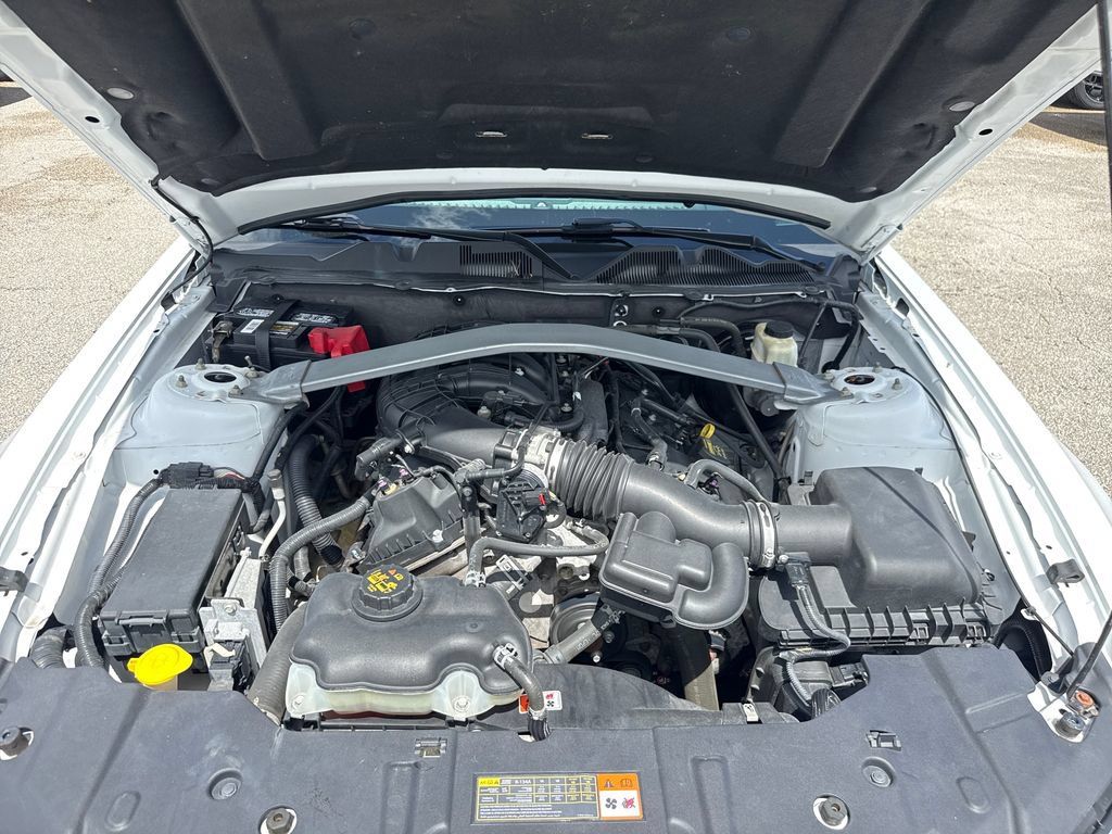 Used 2014 Ford Mustang Premium RWD image 27
