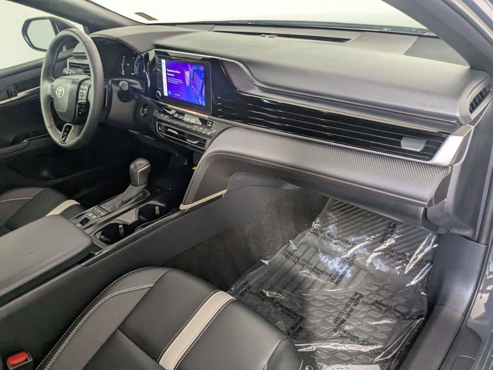 Used 2026 Toyota Camry SE FWD image 29