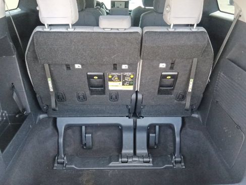Used 2025 Toyota Sienna LE FWD image 30