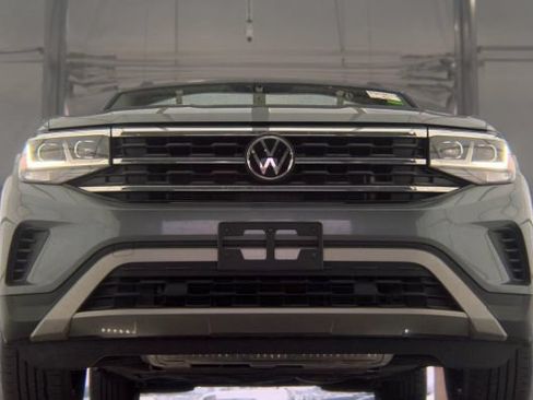 Used 2023 Volkswagen Atlas SE AWD/4WD image 2