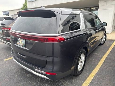 Used 2023 Kia Carnival LX FWD image 5