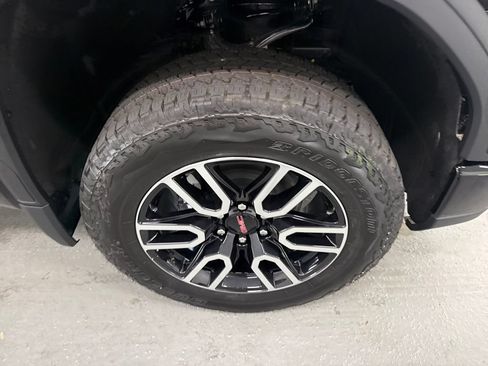 New 2026 GMC Sierra 1500 AT4 w/ Technology Package AWD/4WD image 4
