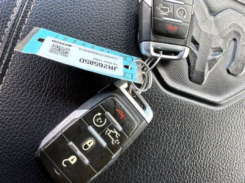 Used 2019 RAM 1500 Laramie image 18