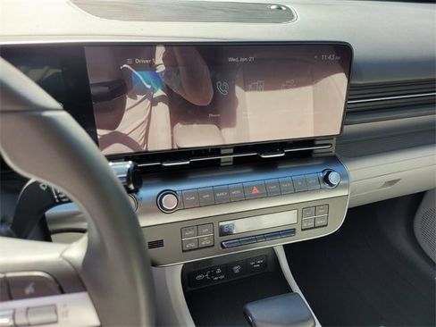 Used 2025 Hyundai Kona SEL image 21