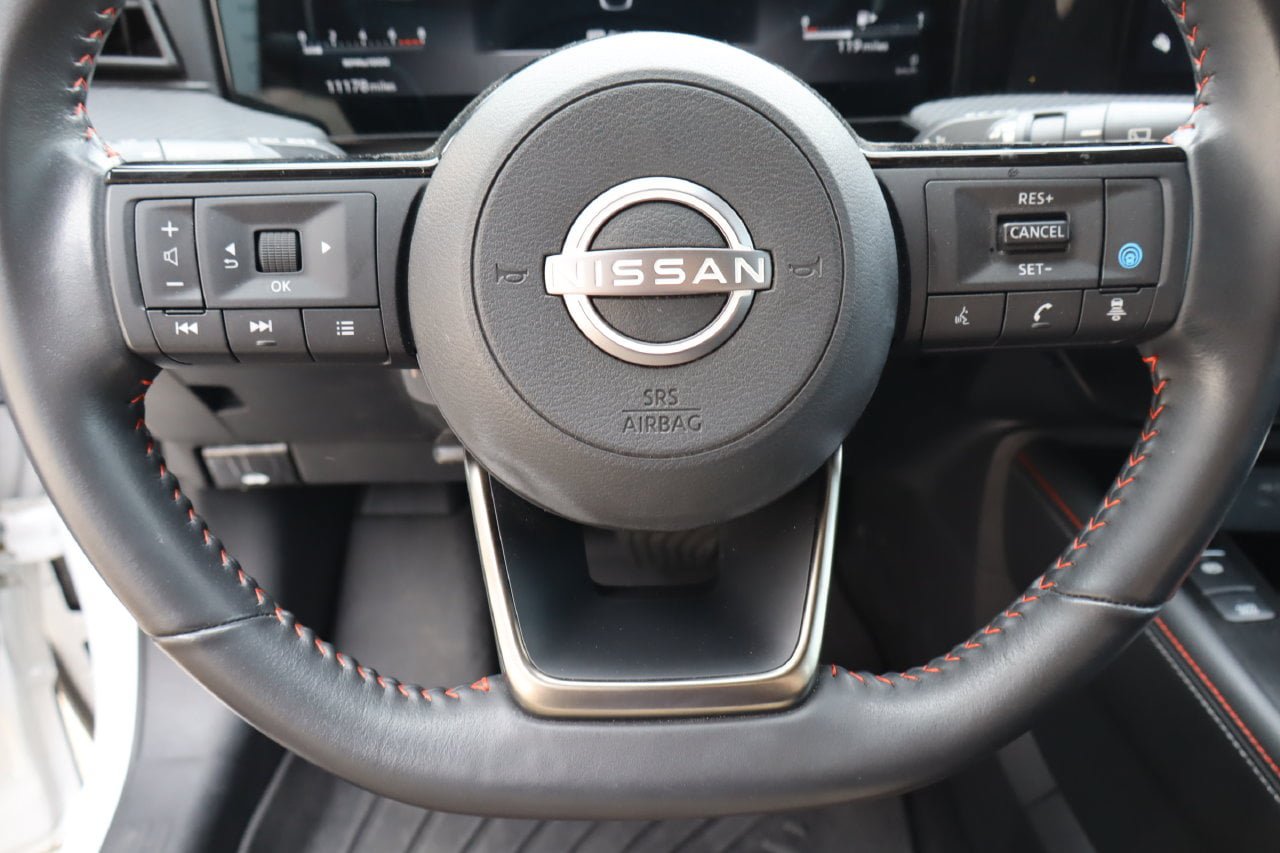 Used 2025 Nissan Kicks SR AWD/4WD image 11