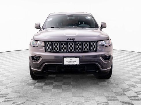 Used 2018 Jeep Grand Cherokee Altitude AWD/4WD image 10
