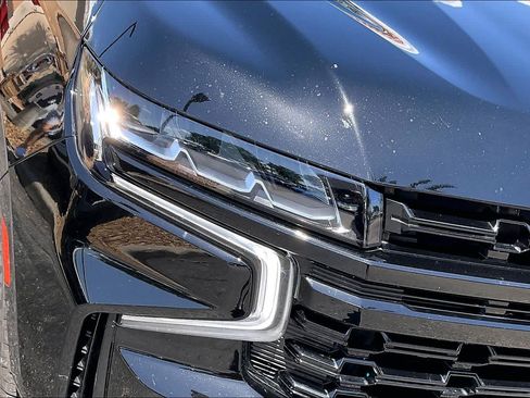 Used 2023 Chevrolet Tahoe Z71 w/ Luxury Package AWD/4WD image 28