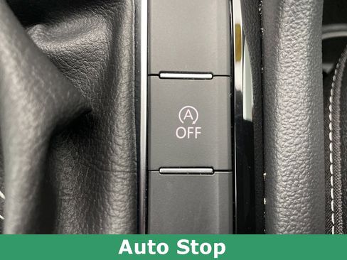 Used 2024 Volkswagen Taos SE image 38