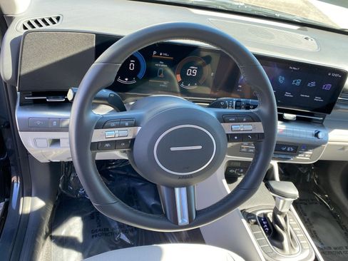 Used 2025 Hyundai Kona SEL image 28