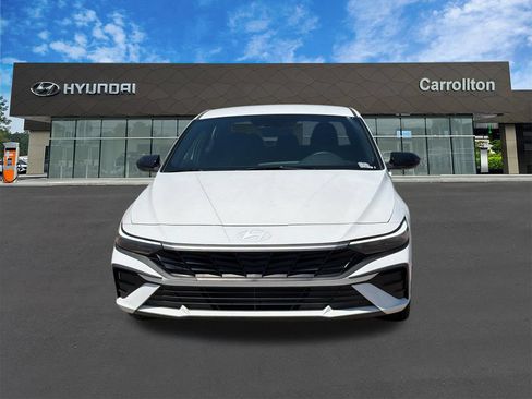 Certified 2025 Hyundai Elantra Sport FWD image 2