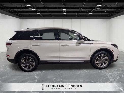 Certified 2024 Lincoln Corsair FWD w/ Equipment Group 101A image 6