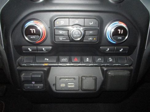 Used 2020 GMC Sierra 2500 SLT w/ Driver Alert Package I image 11