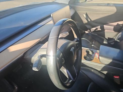 Used 2018 Tesla Model 3 Long Range RWD image 9