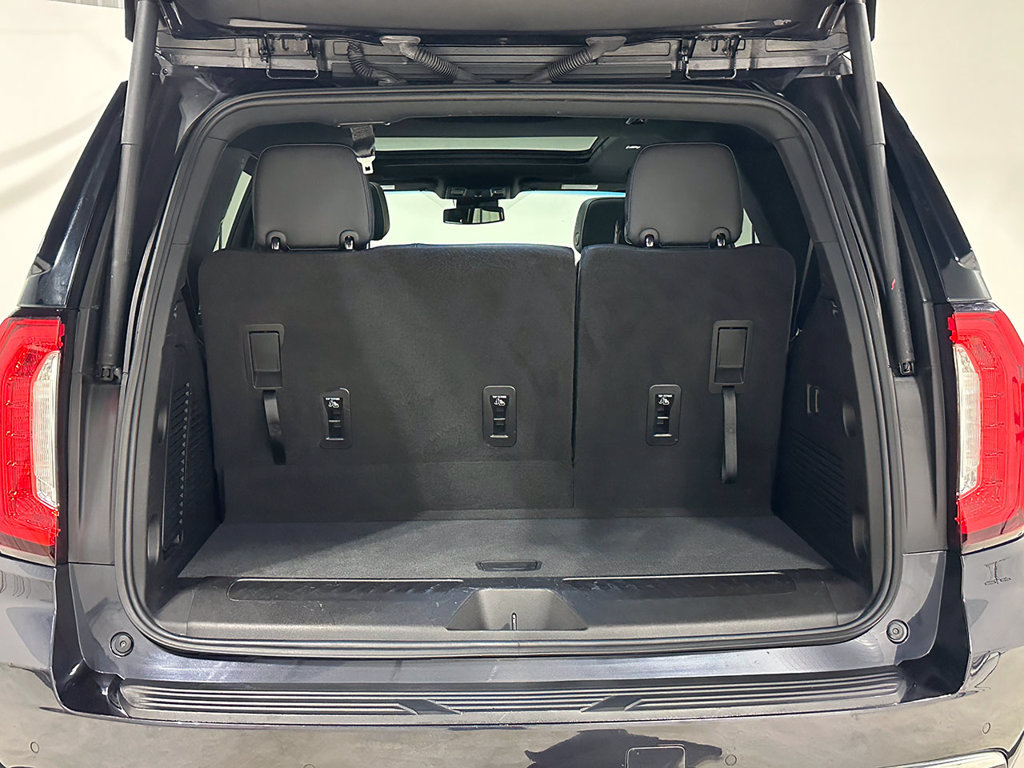 Used 2023 GMC Yukon SLT AWD/4WD image 5