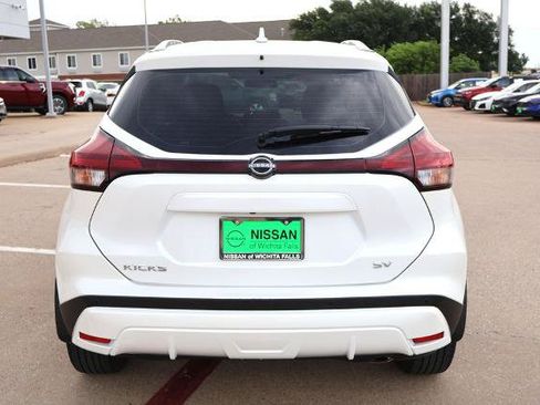 Certified 2024 Nissan Kicks SV FWD image 7