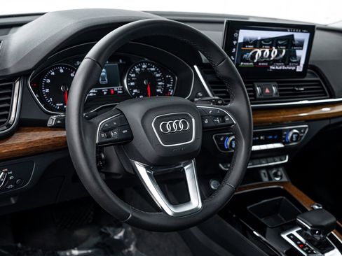 Used 2023 Audi Q5 2.0T Premium w/ Convenience Package AWD/4WD image 11
