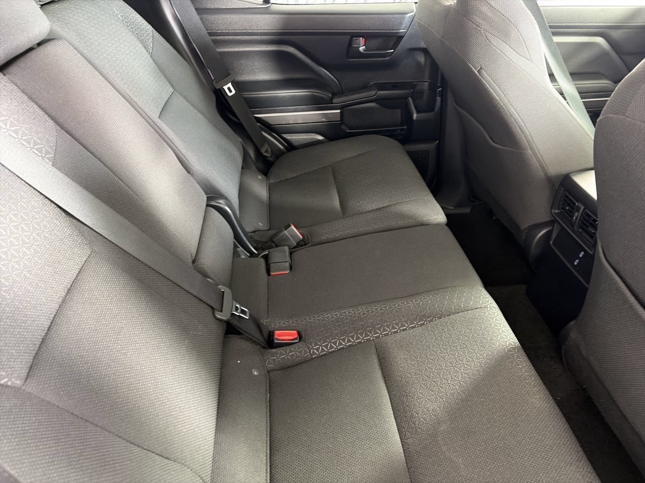 Used 2025 Toyota 4Runner SR5 AWD/4WD image 23