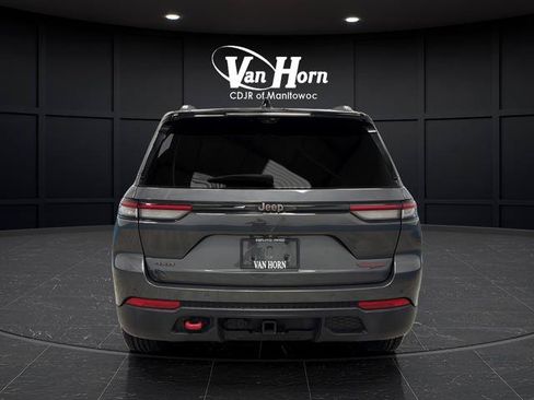 Used 2022 Jeep Grand Cherokee Trailhawk w/ Luxury Tech Group III AWD/4WD image 6