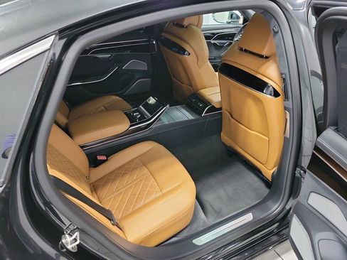 Used 2022 Audi S8 image 16