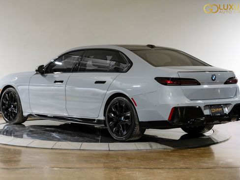 Used 2023 BMW 740i RWD image 12