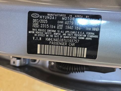 New 2026 Hyundai Elantra Limited image 36