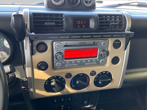 Used 2011 Toyota FJ Cruiser 4WD w/ Upgrade Pkg image 26